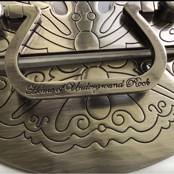 VTG Y2K CBGB WHITE 100% LEATHER BAG~SILVER BUTTERFLY CLASP & CHAIN~DENIM LINING - Picture 8 of 9